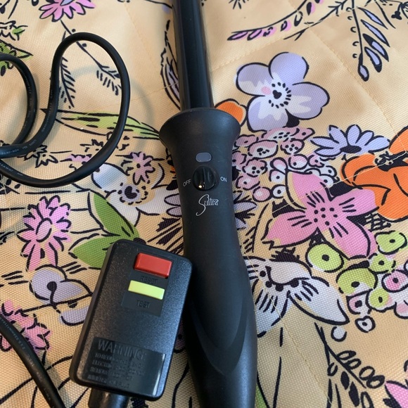 Curling iron - Picture 1 of 3